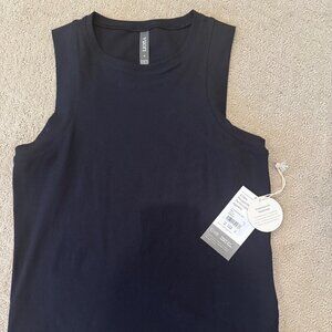 NWT_ Vuori SL Pose Modern Tank - Black Medium